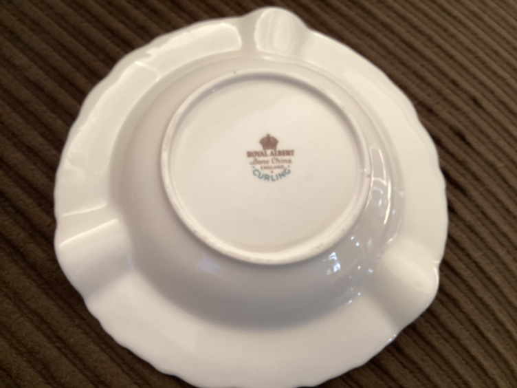 Royal Albert Curling Ashtray - photo 2