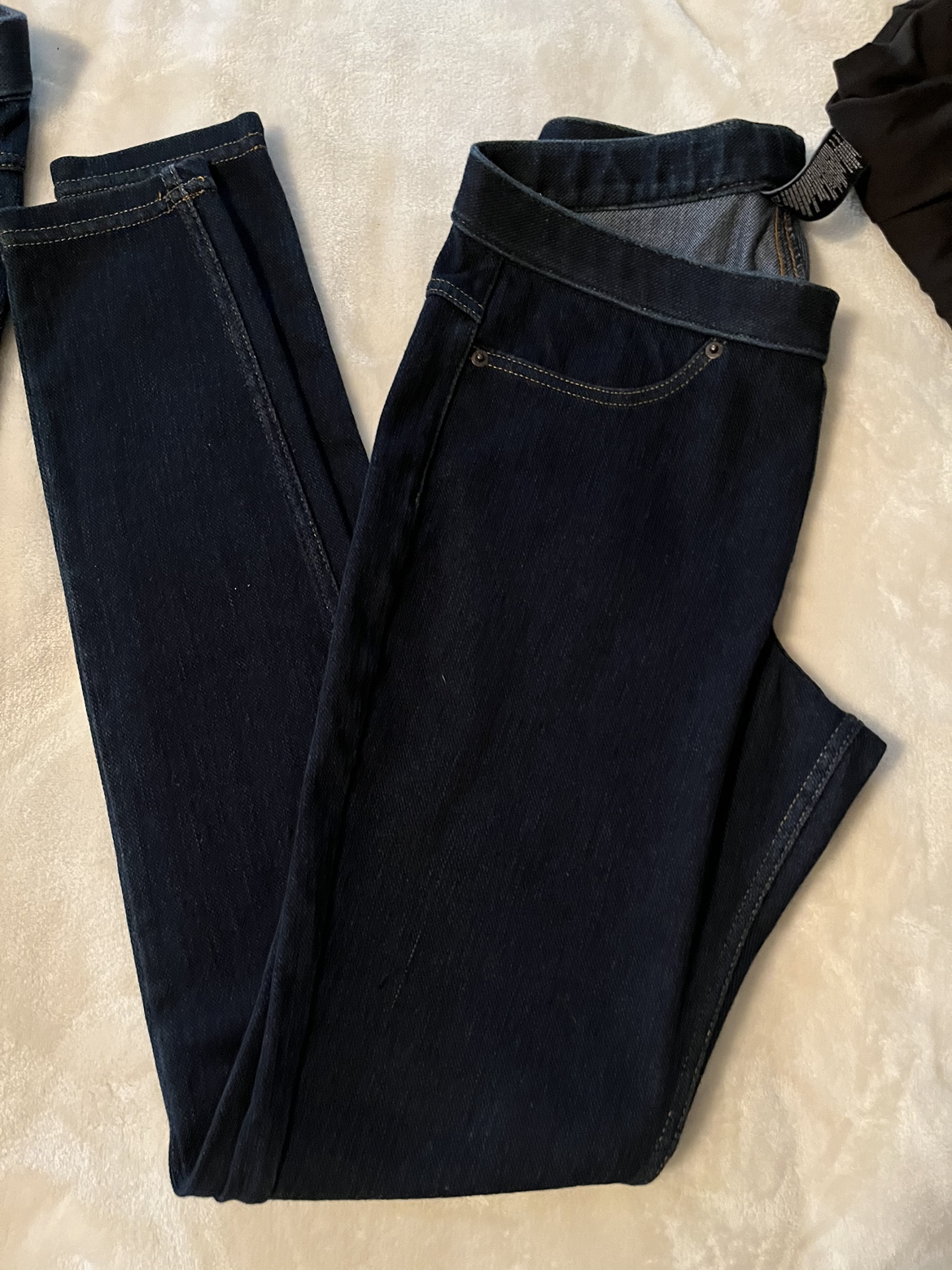 BNWT 2 pr HUE stretch jean/leggings. Size small image indicator(2)