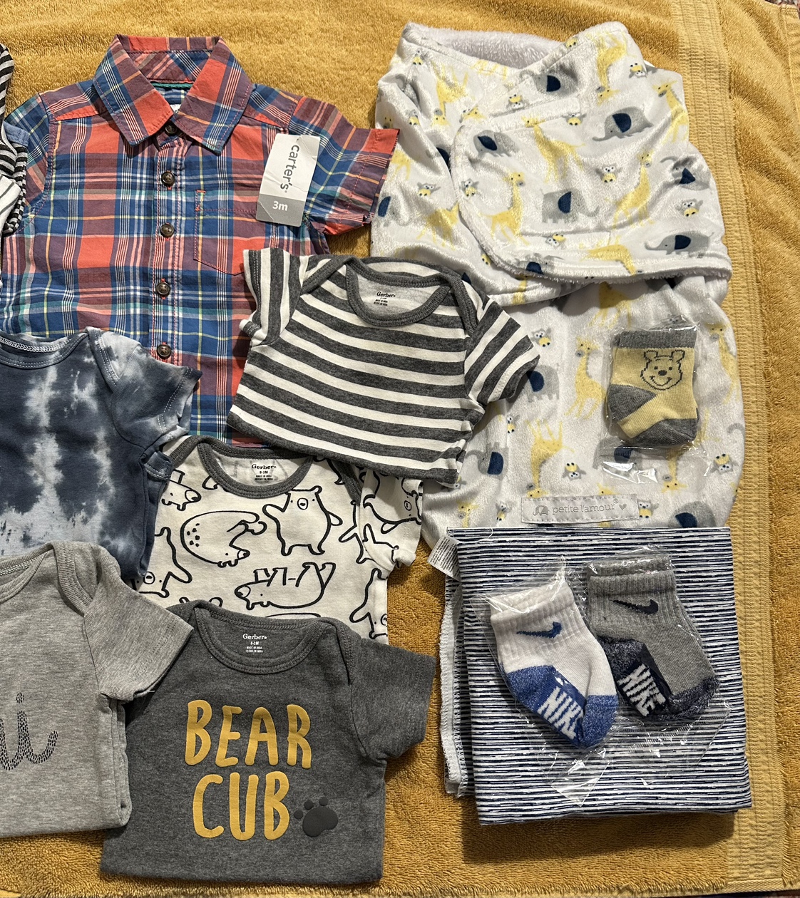 Baby boy clothing lot size 3-6 months Gerber, Carters etc.. - photo 3