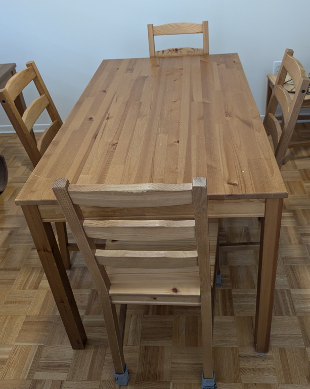 WOOD TABLE WITH FOUR CHAIRS