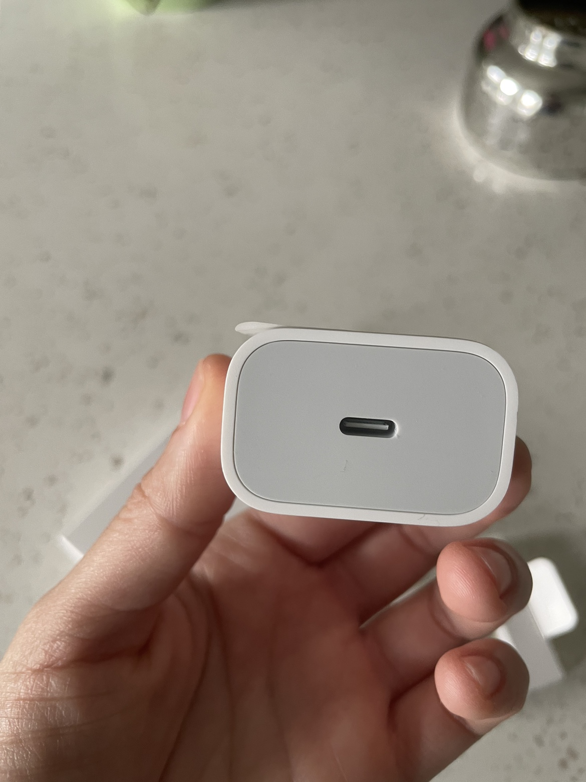 Apple USB-C 20W Power Adapter - photo 3