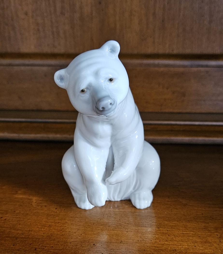 Lladro Polar Bear Figurine - photo 2
