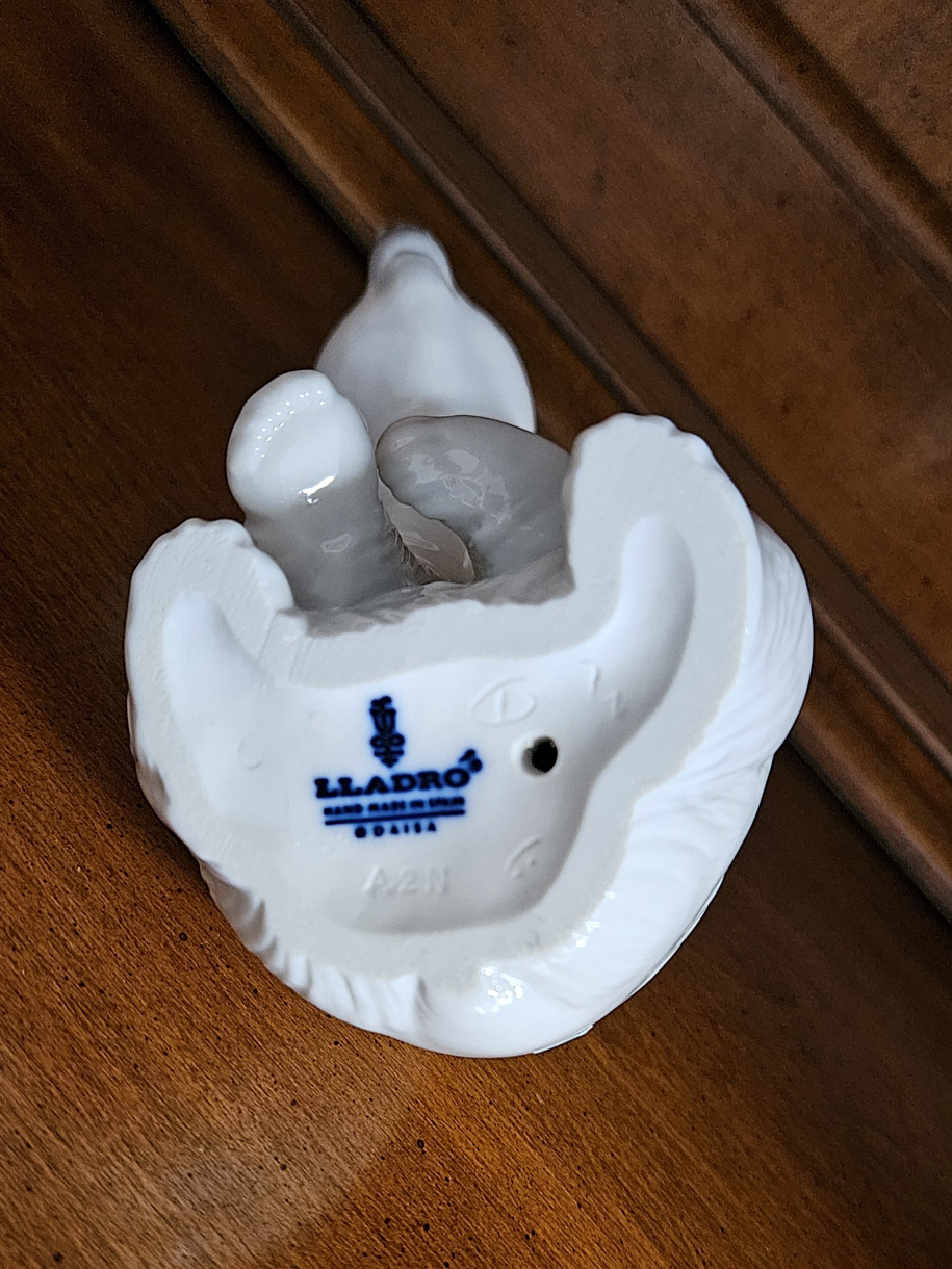 Lladro Polar Bear Figurine - photo 4