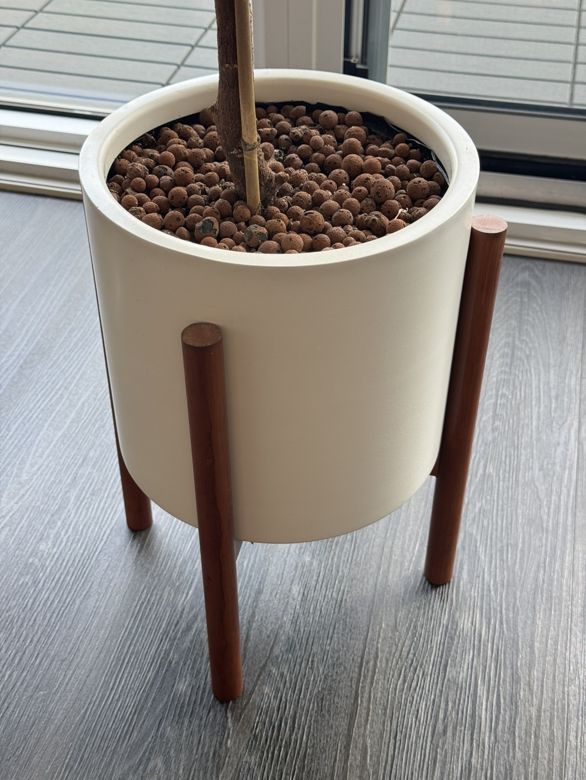 Adjustable Bamboo Plant Stand thumbnail