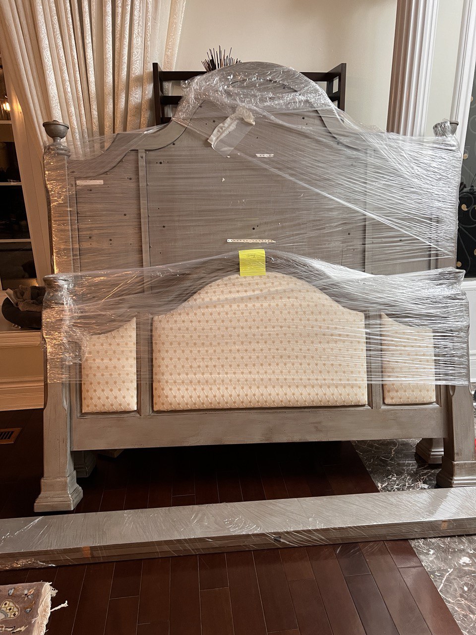 Bed queen size image indicator(2)