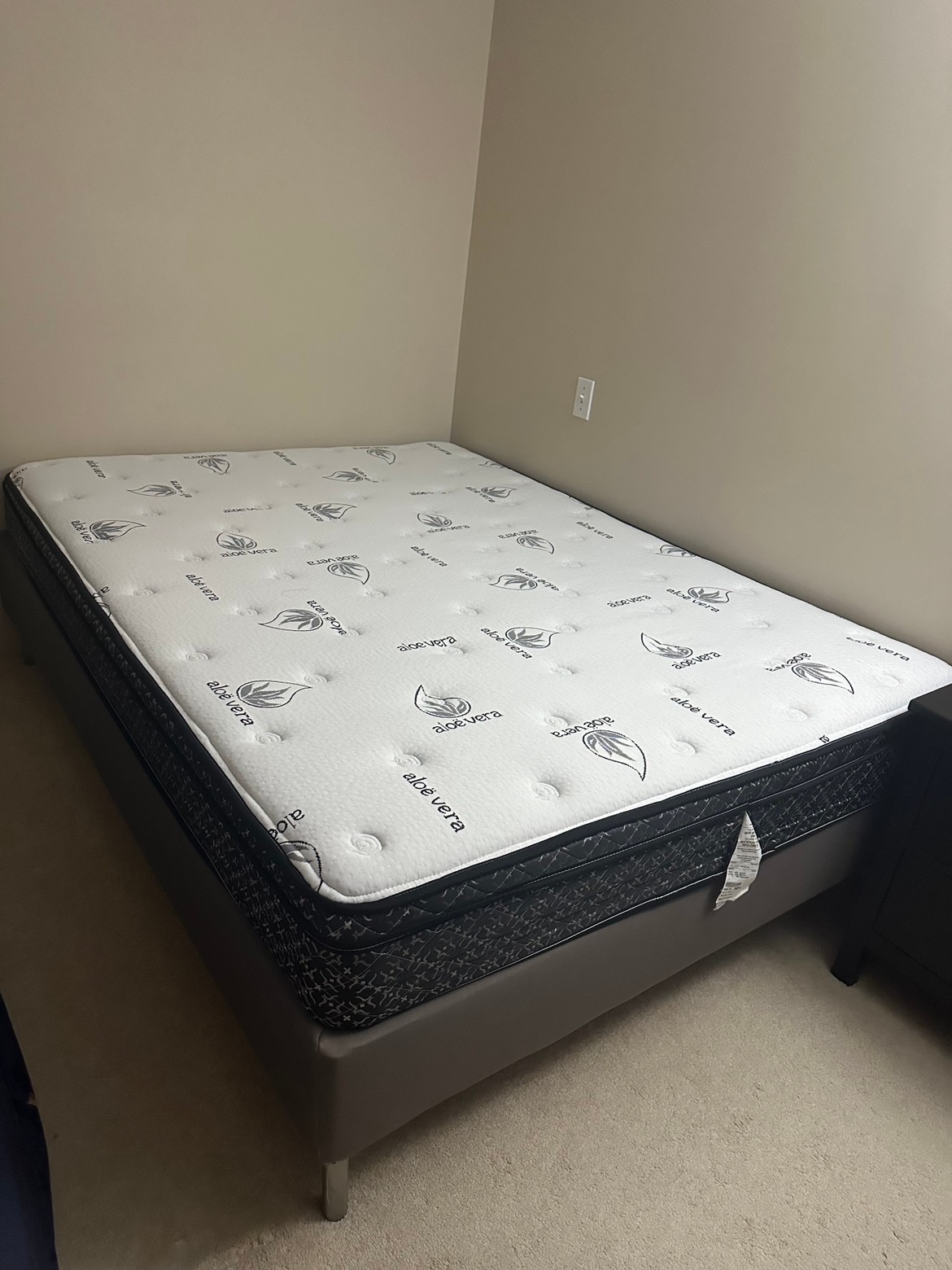 Sleep Country Madalyn Queen Mattress