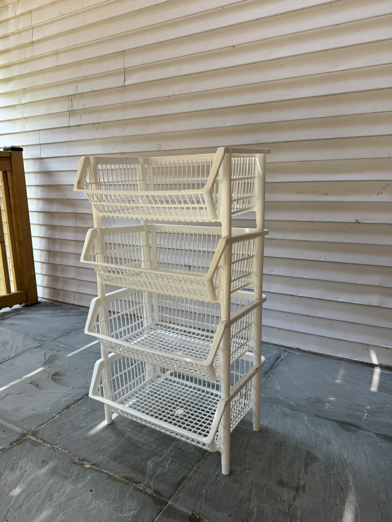 Plastic storage baskets - photo 2