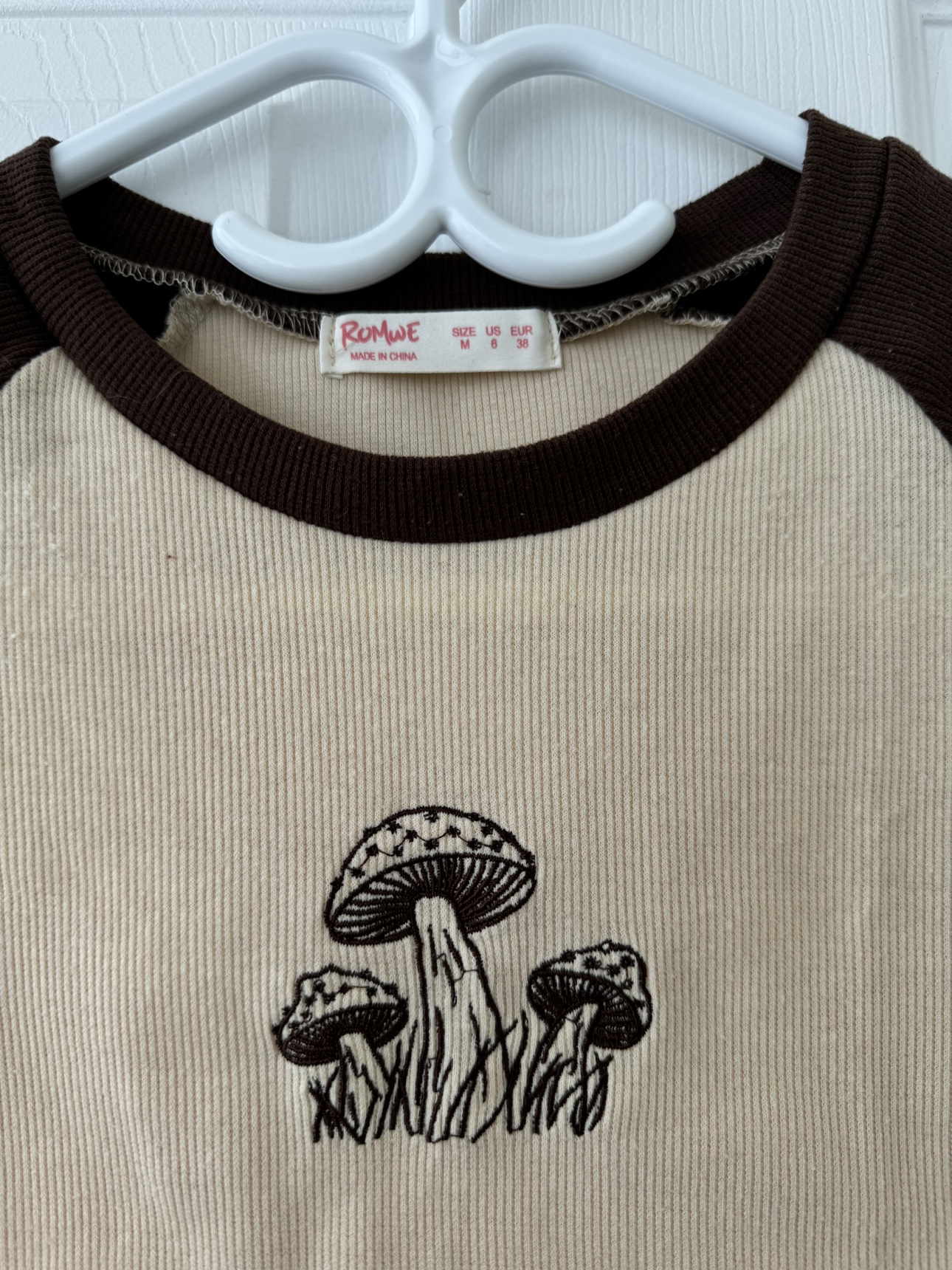 brown mushroom crop top - photo 2
