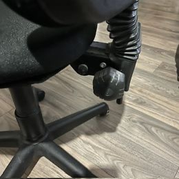 Computer table and chairr image indicator(10)