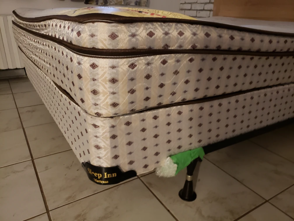 Double Mattress & Boxspring - MOVING SALE image indicator(2)