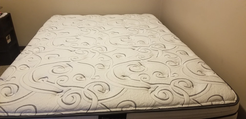 Queen mattress - photo 2
