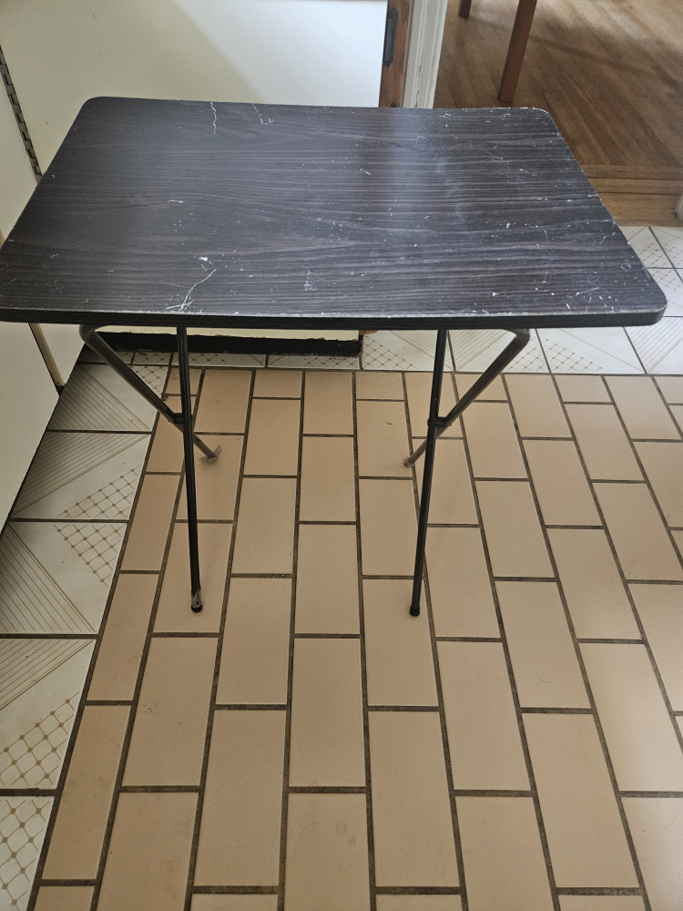 Foldable Tray Table