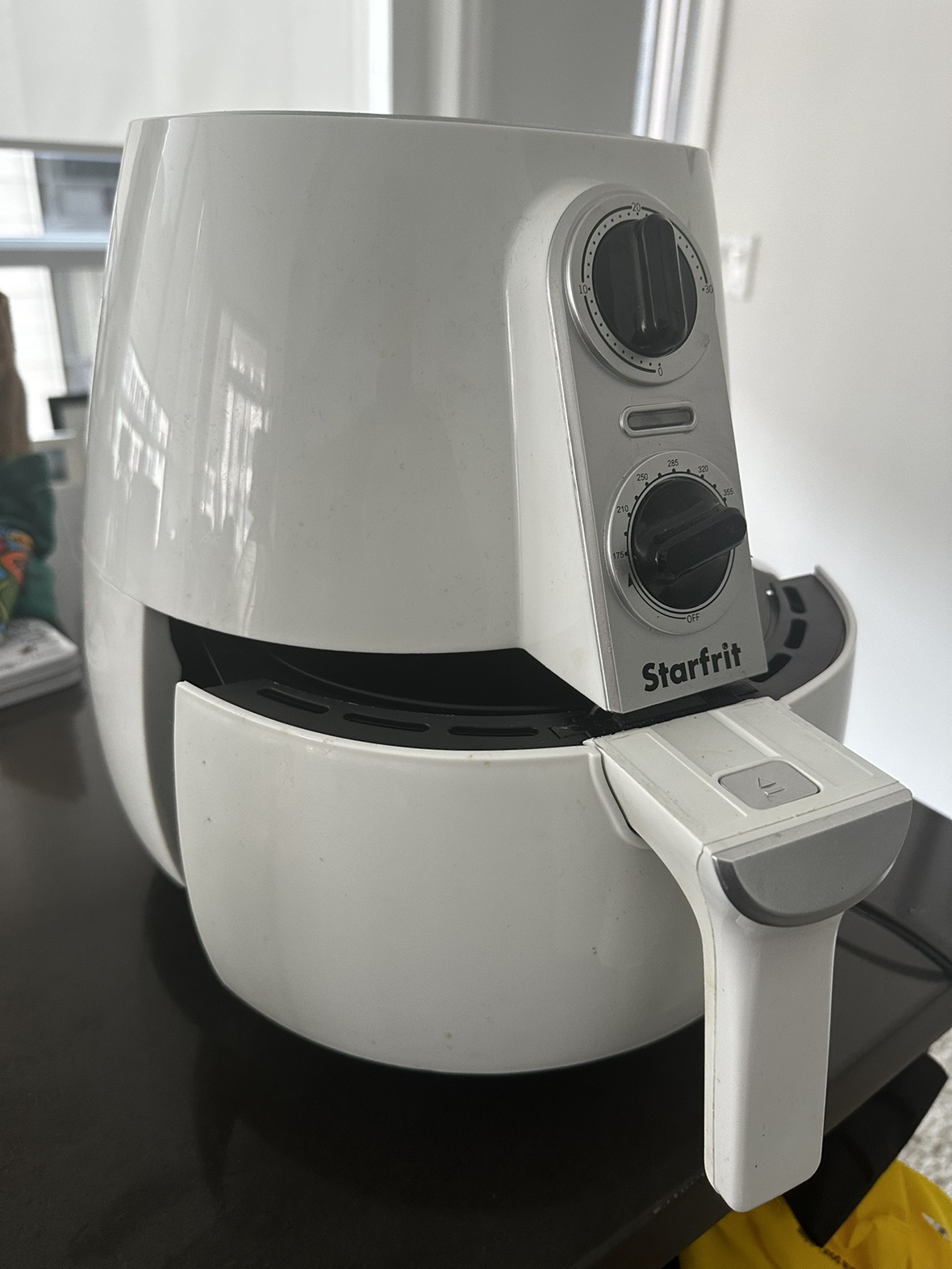 Starfrit 3.2-L White Electric Air Fryer - photo 2