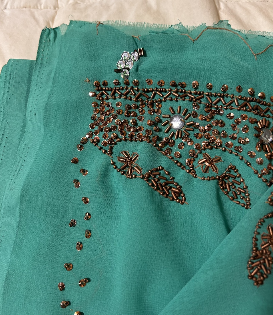 🏀 Beautiful Green Indian Saree image indicator(9)