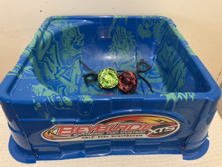 Beyblade Half-Pipe set thumbnail
