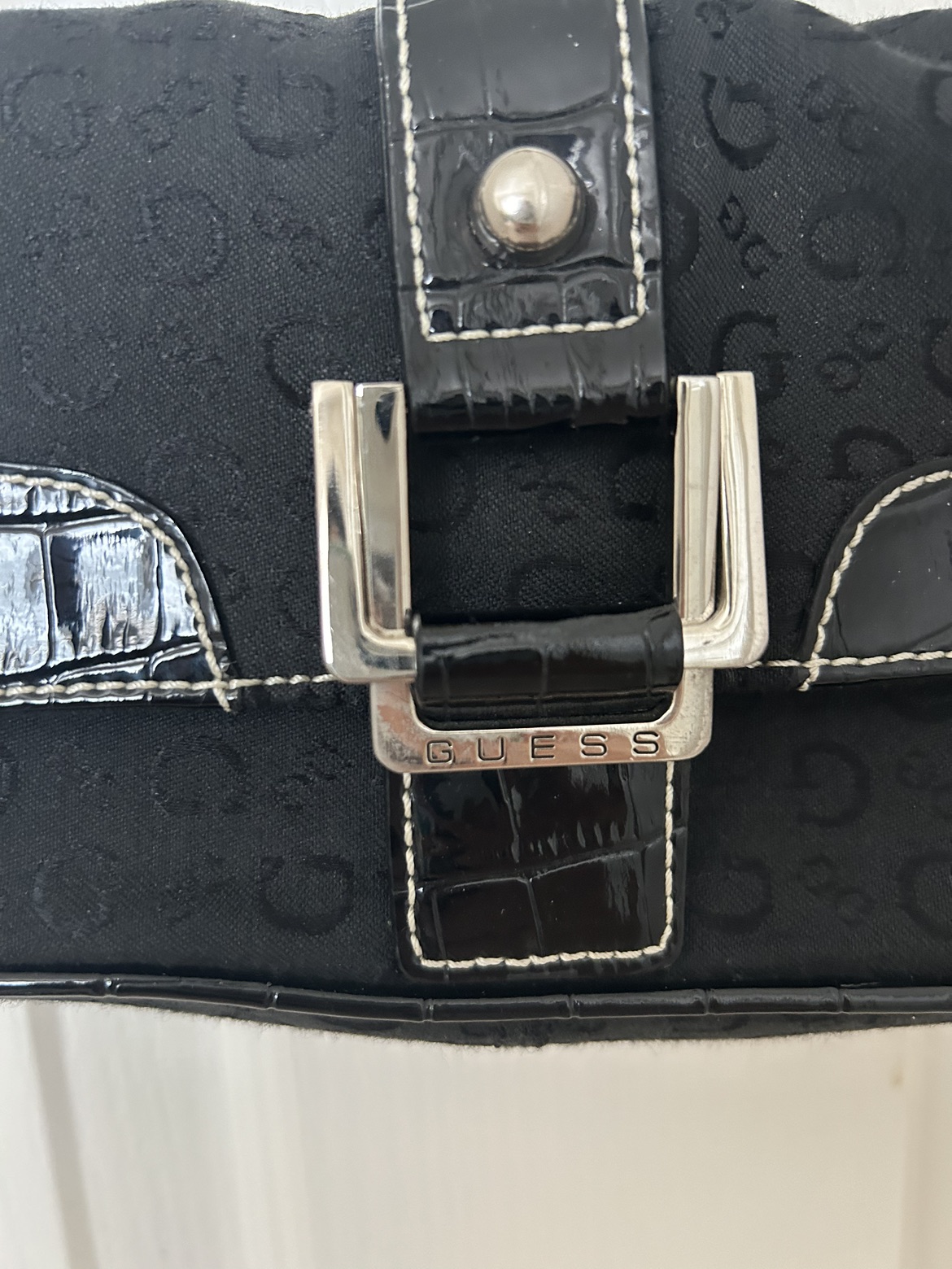 Guess-purse / handbag image indicator(2)