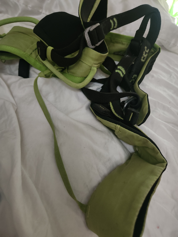 Assorted Mountain Climbing Gear image indicator(4)