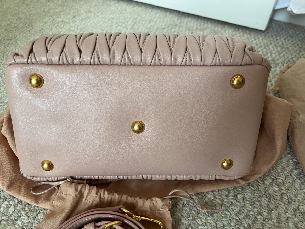 Miu Miu Matelasse Nappa Leather Bag Orchidea RN1069 image indicator(7)