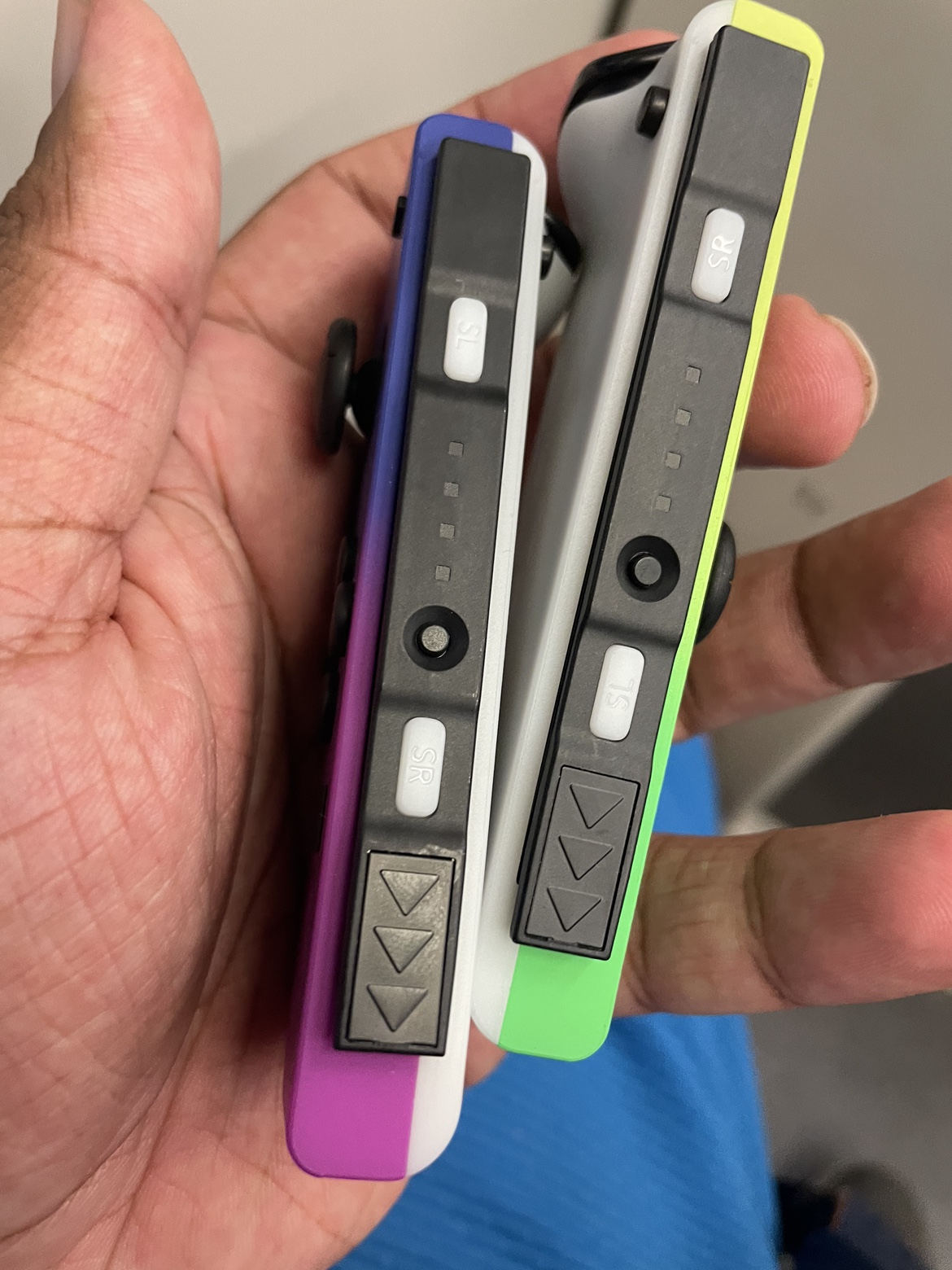 Friends joycons untouched brand new image indicator(2)