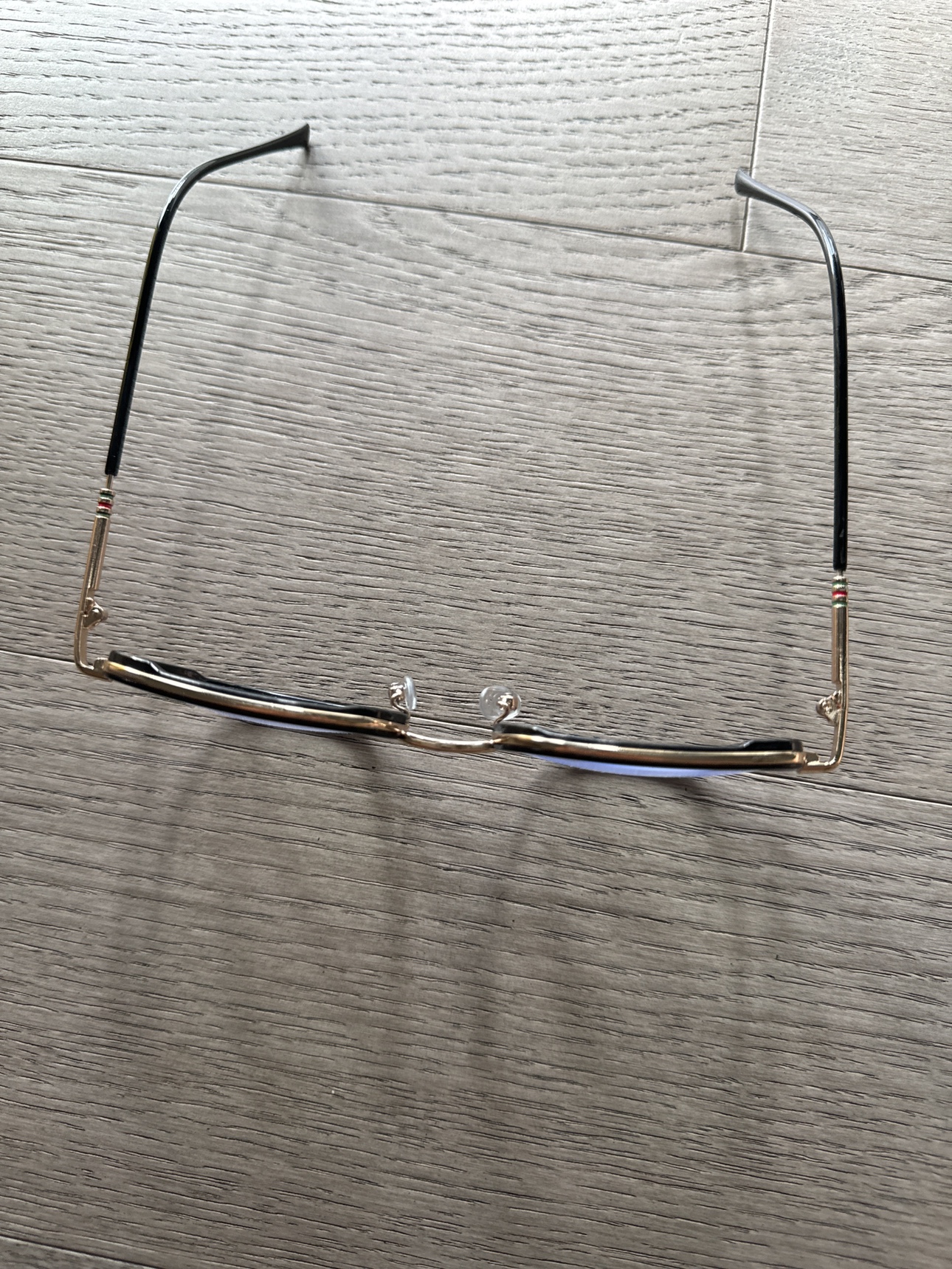 Blue light glasses image indicator(2)