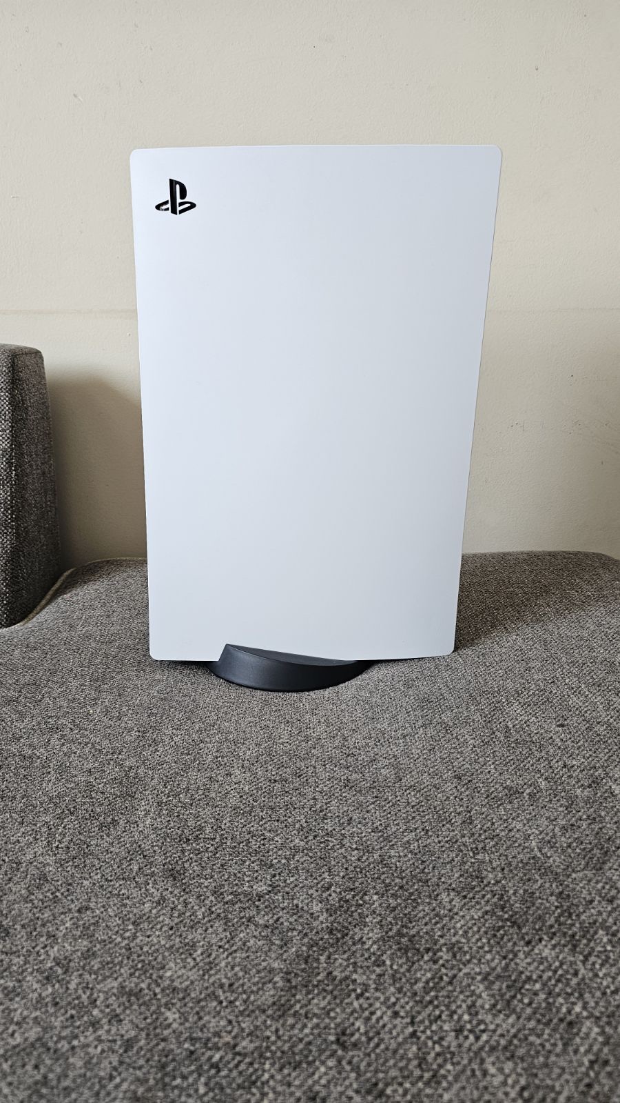 PS5 disc console - photo 2