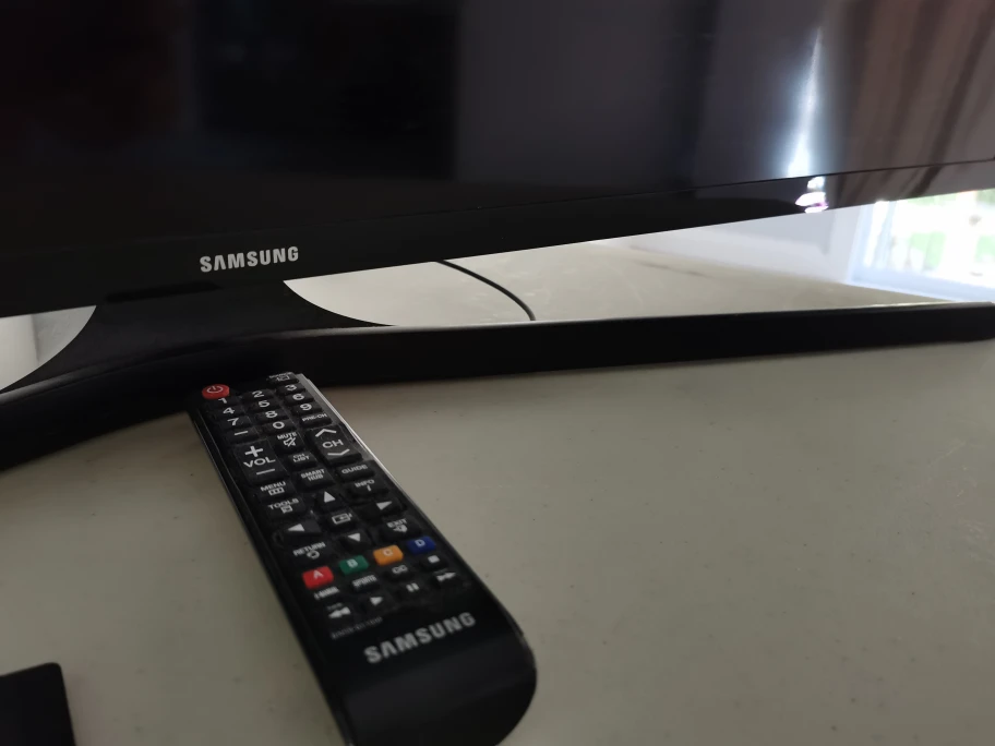 40" Samsung Smart LED TV - photo 3