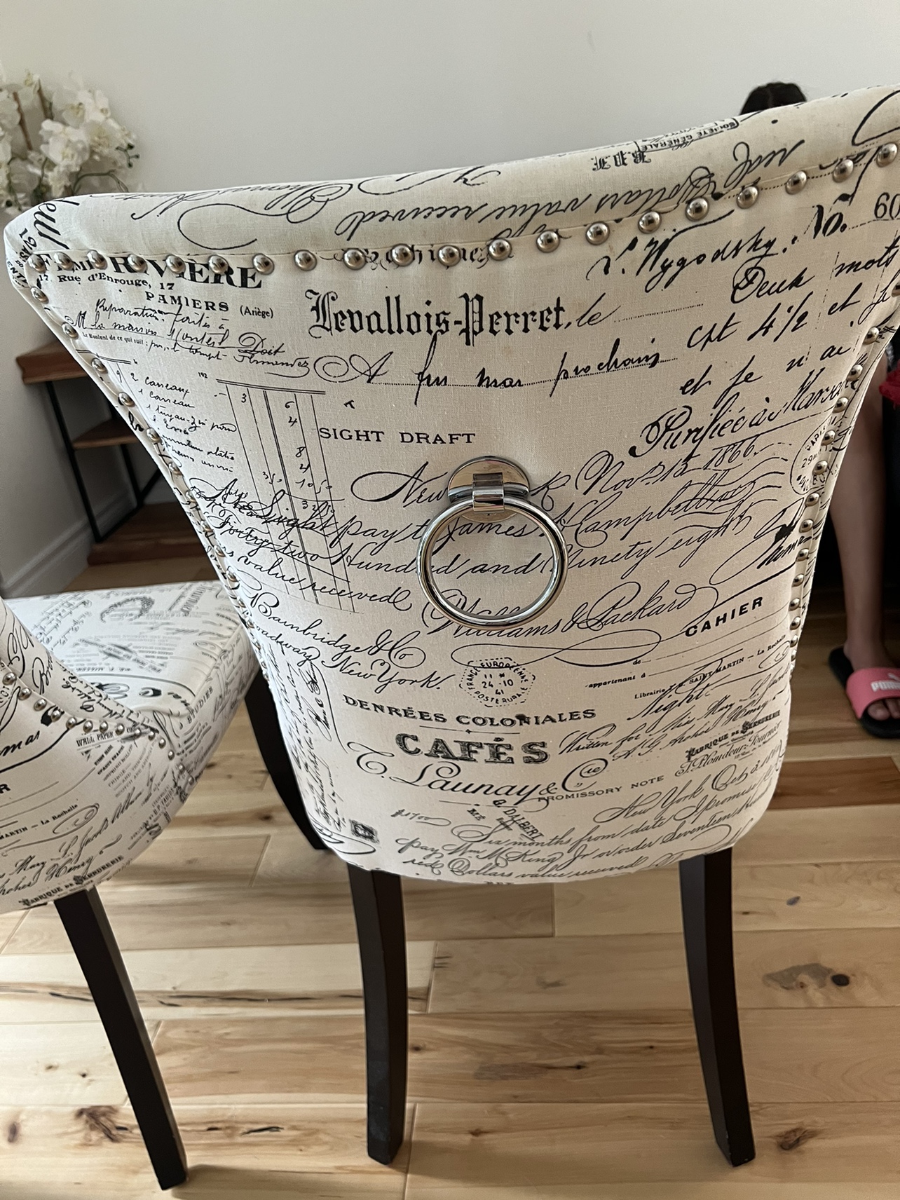 2 dining decor chairs - photo 2