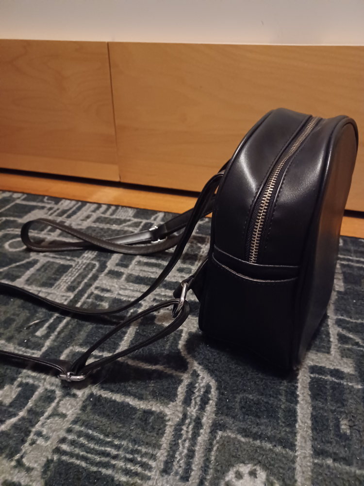 Two Black Bags image indicator(2)