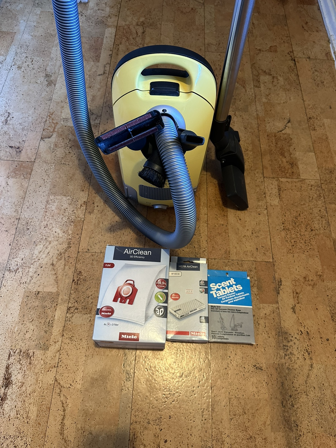 Miele C1 vacuum cleaner - photo 2