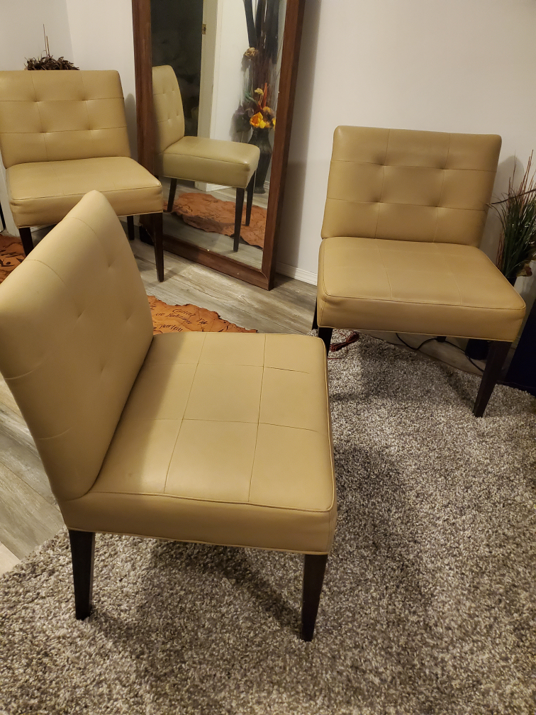 2 leather chairs Excellent condition beige color