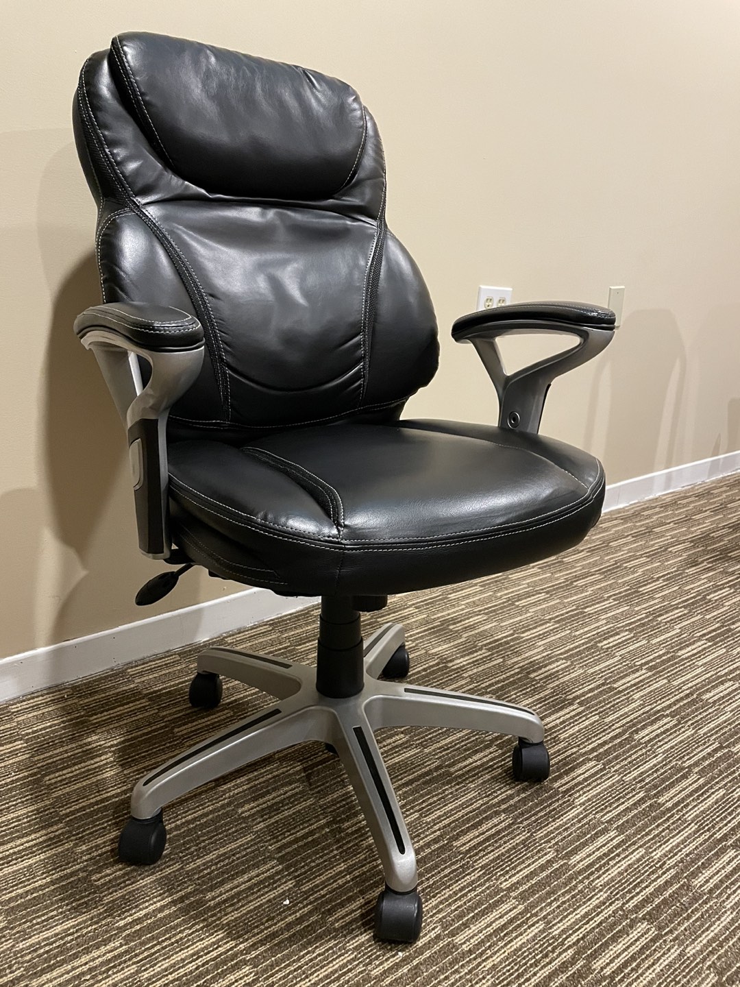 Computer/Office Chair in “excellent condition” - photo 3