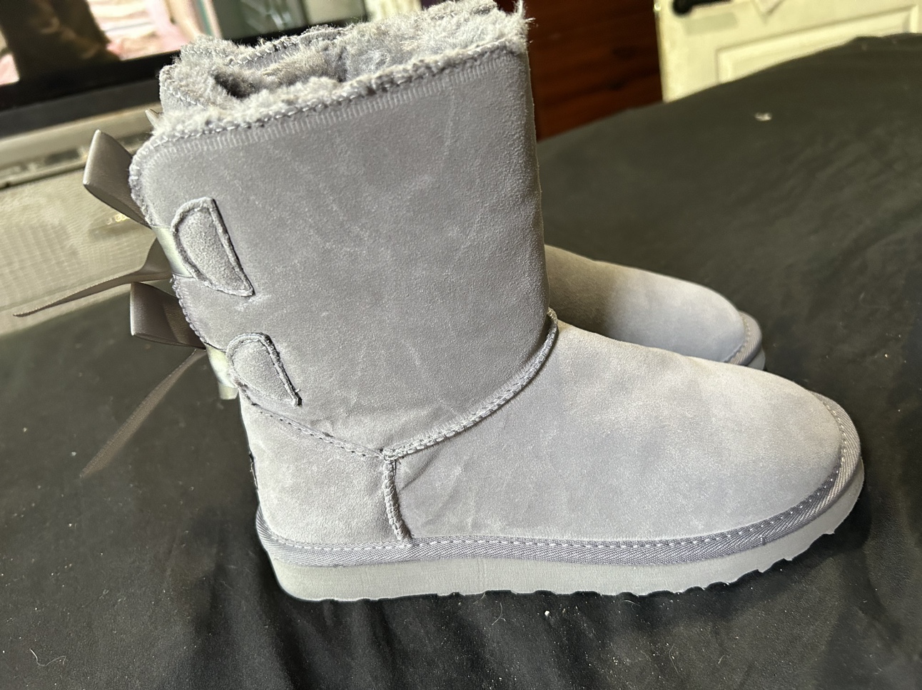 Ugg boots image indicator(2)