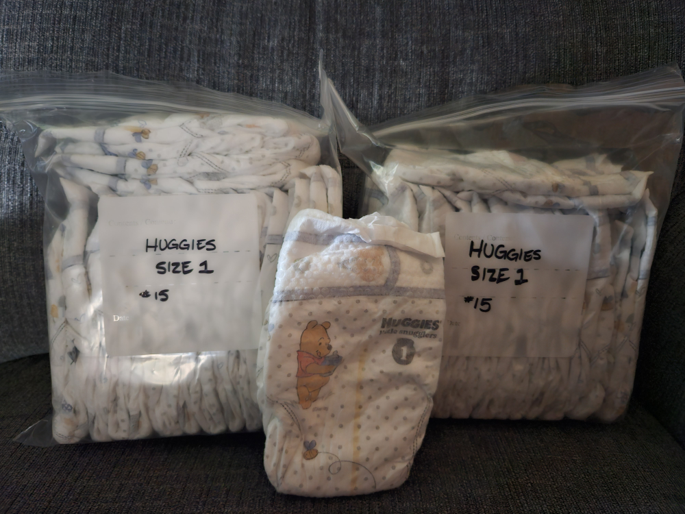 huggies and pampers diapers - photo 2