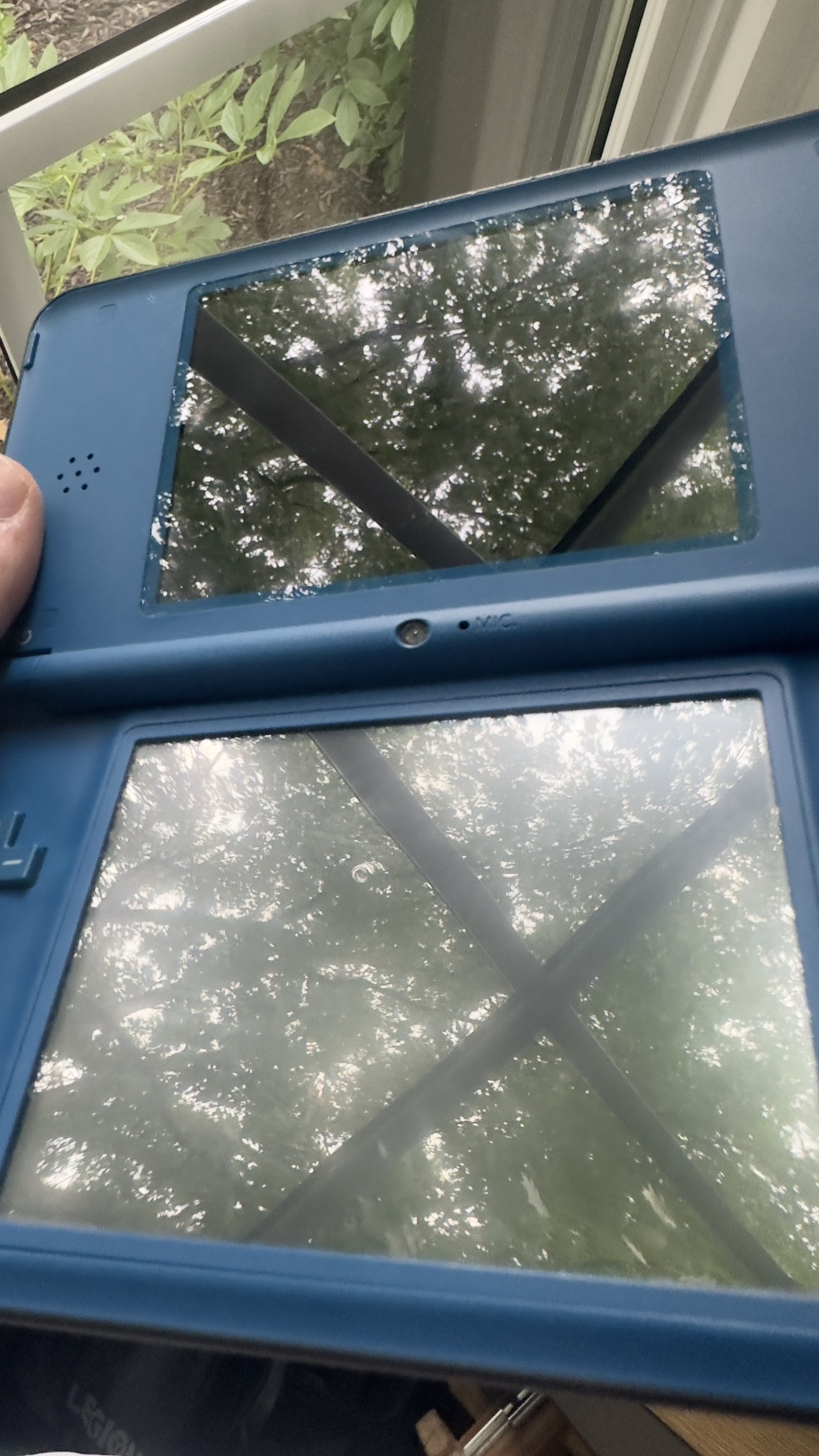 NINTENDO DSI XL thumbnail