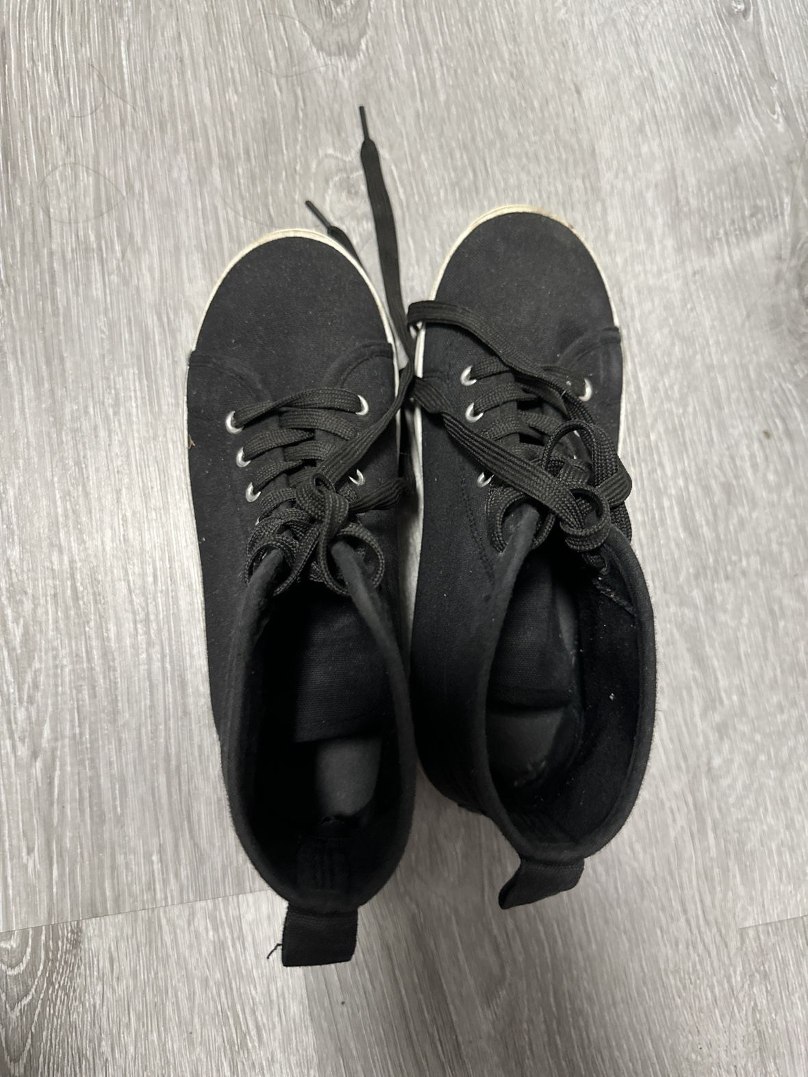 Lightly used shoes - Size 6 - photo 3