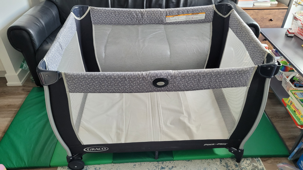 Graco Pack 'n Play Playard/crib/baby cod. Move sale!