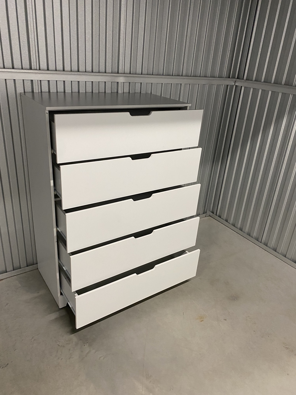 Brand new white 5 drawer dresser (delivery available) image indicator(9)