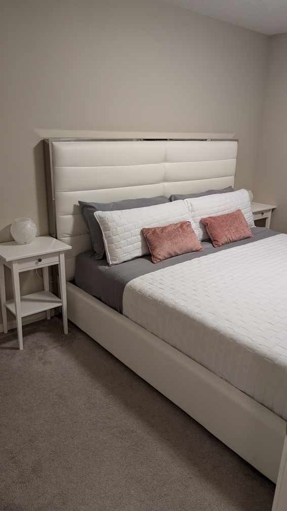 King size bed