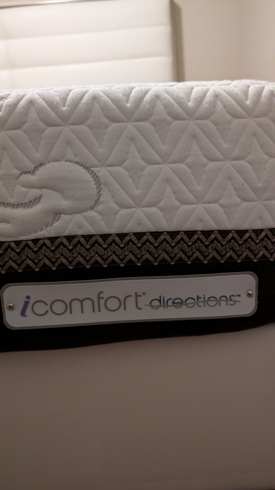 King size bed - photo 4