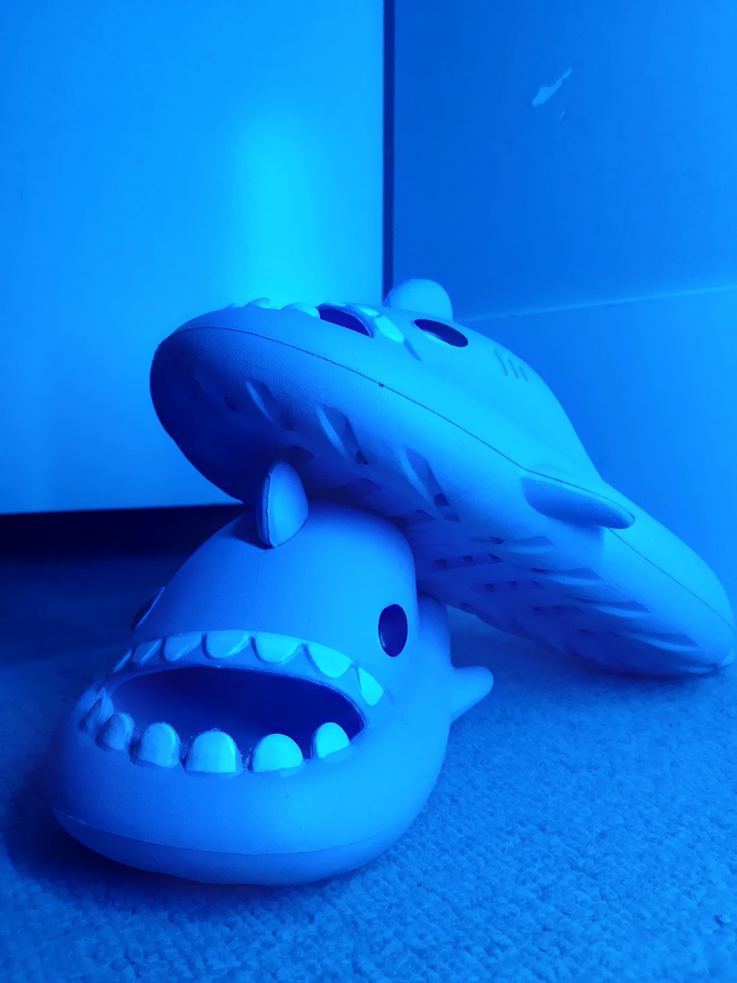 Unisex Shark slides blue