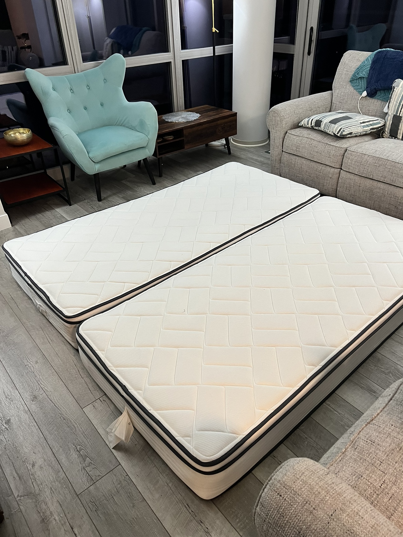 Linenspa Hybrid 10” mattresses (2 Twin XL)
