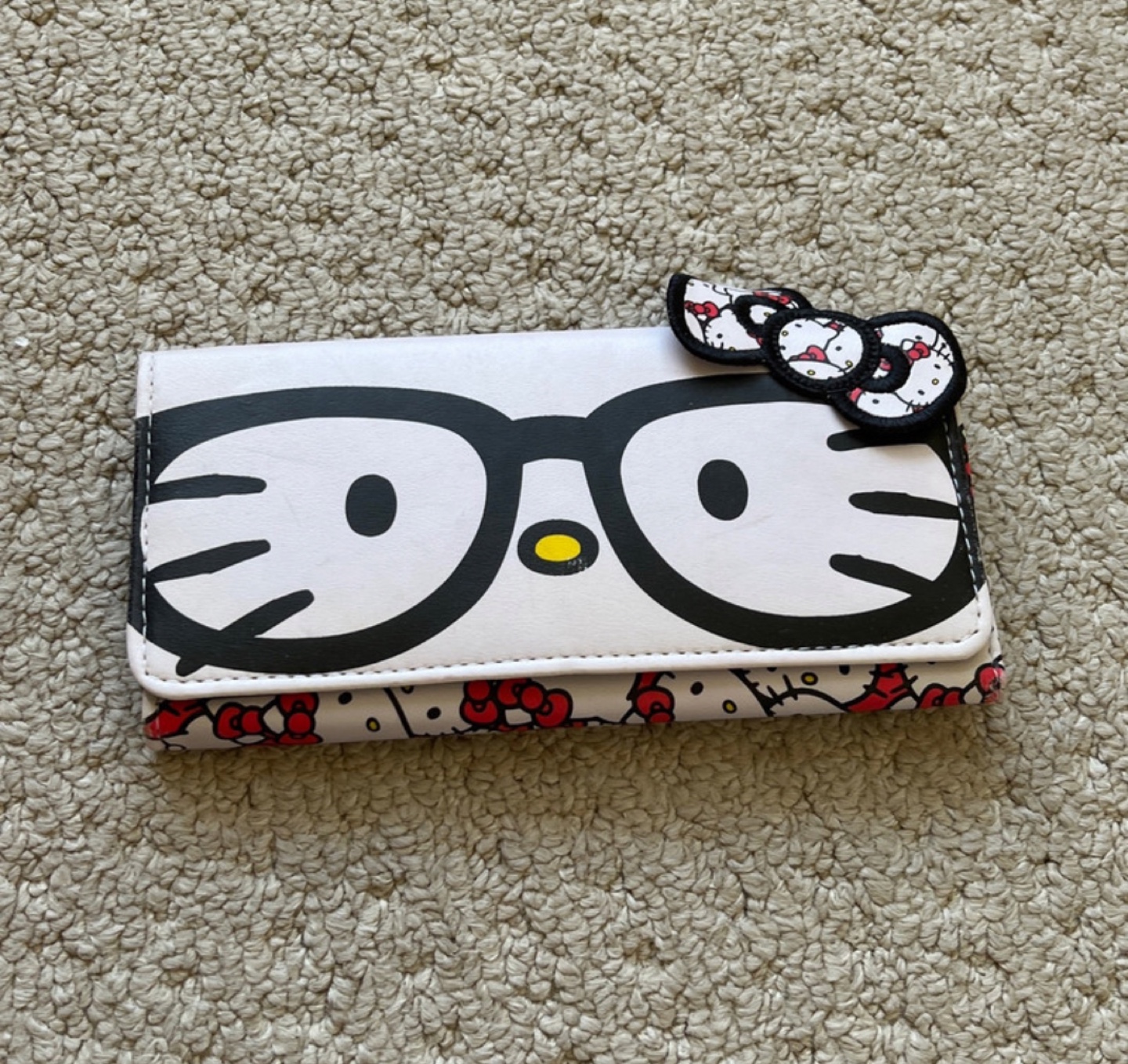 hello kitty nerd wallet