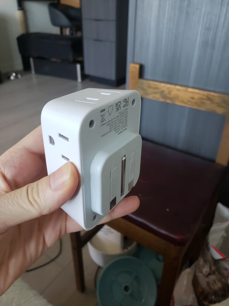 Travel Adapter - Canada/USA to UK image indicator(2)