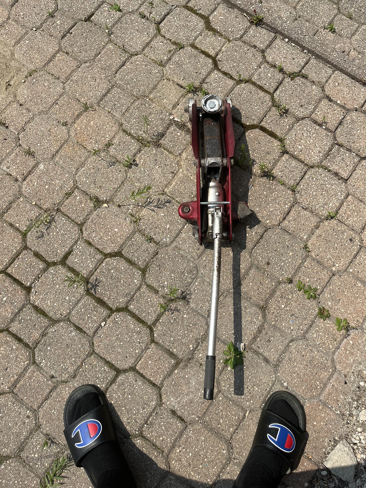 Small Car jack thumbnail