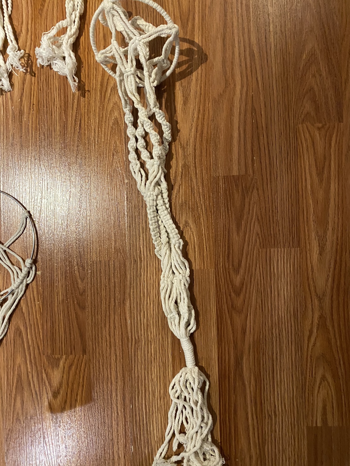 MACRAME 16 PIECES PLANT/ WALL DECORATION & FRUIT STORAGE image indicator(3)