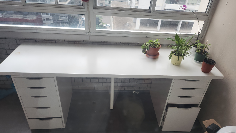 Ikea white table with 2 drawers thumbnail