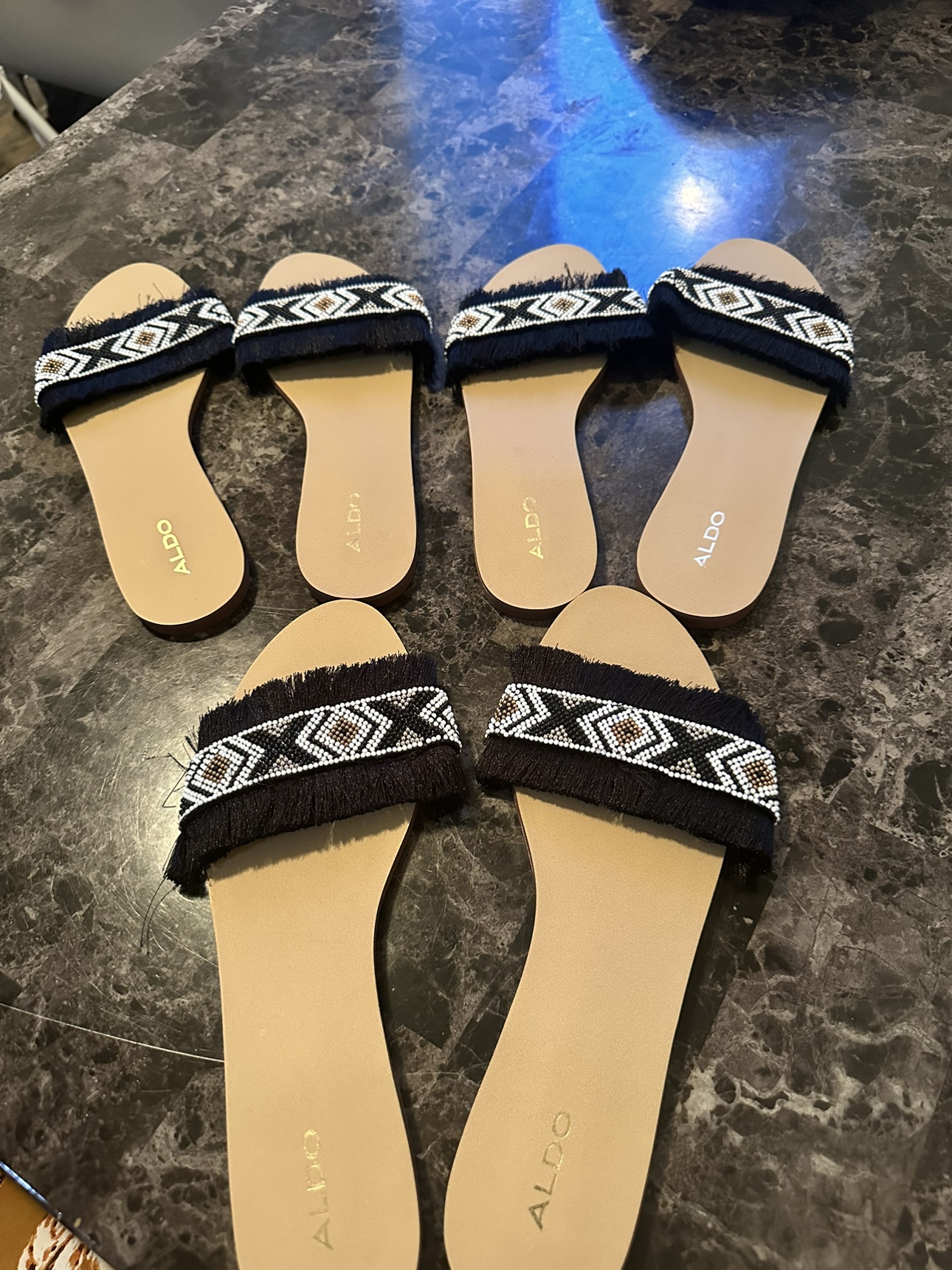 Woman’s flat sandals size 8//9//10