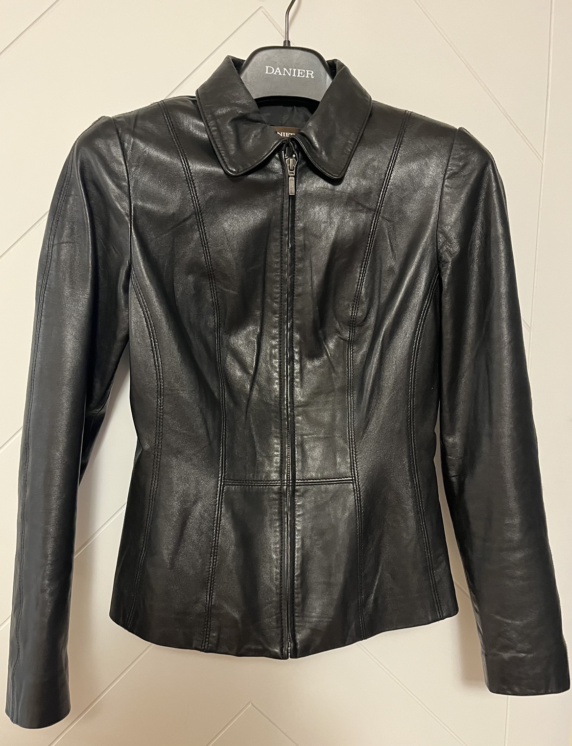 Classy & Stylish Danier Leather Jacket Women Size XS-S - photo 3