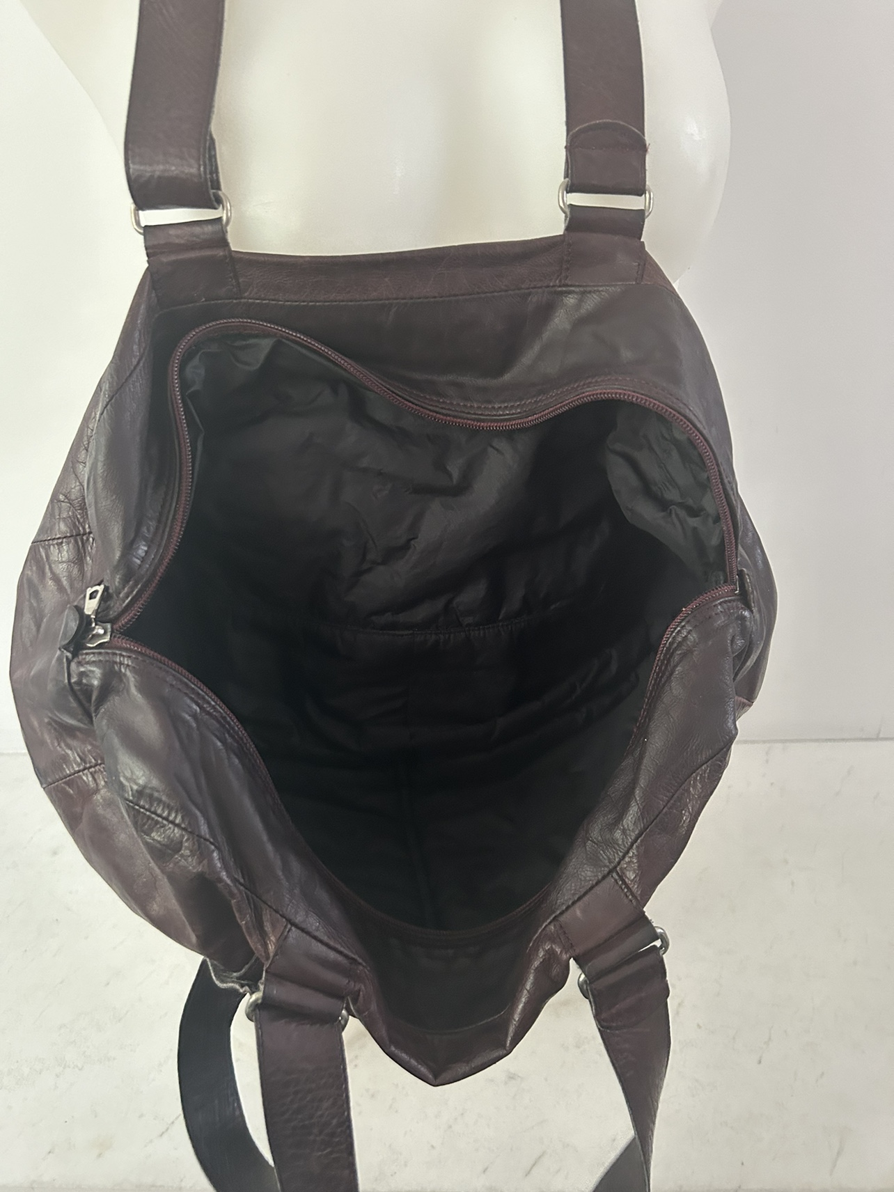 Beautiful brown leather Rugby North America bag image indicator(5)