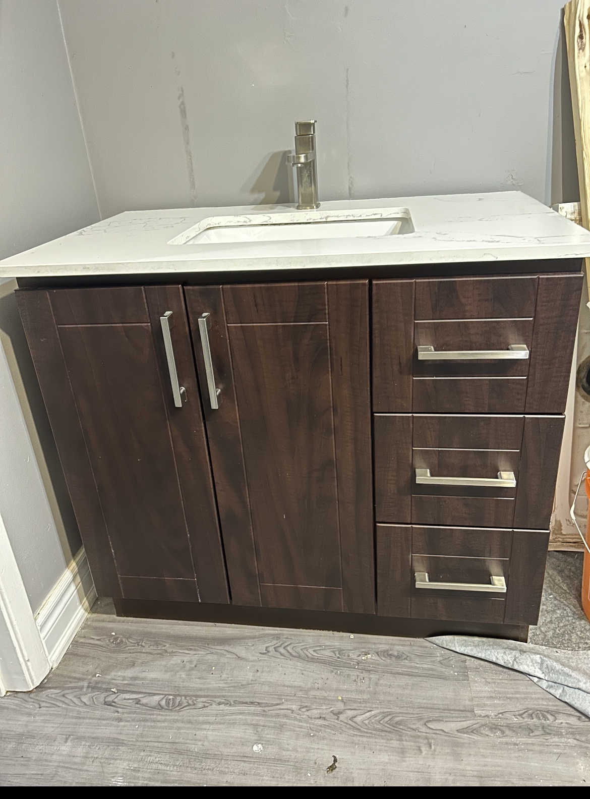 Bathroom vanity - photo 2